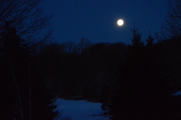 Moonset, Engleville
